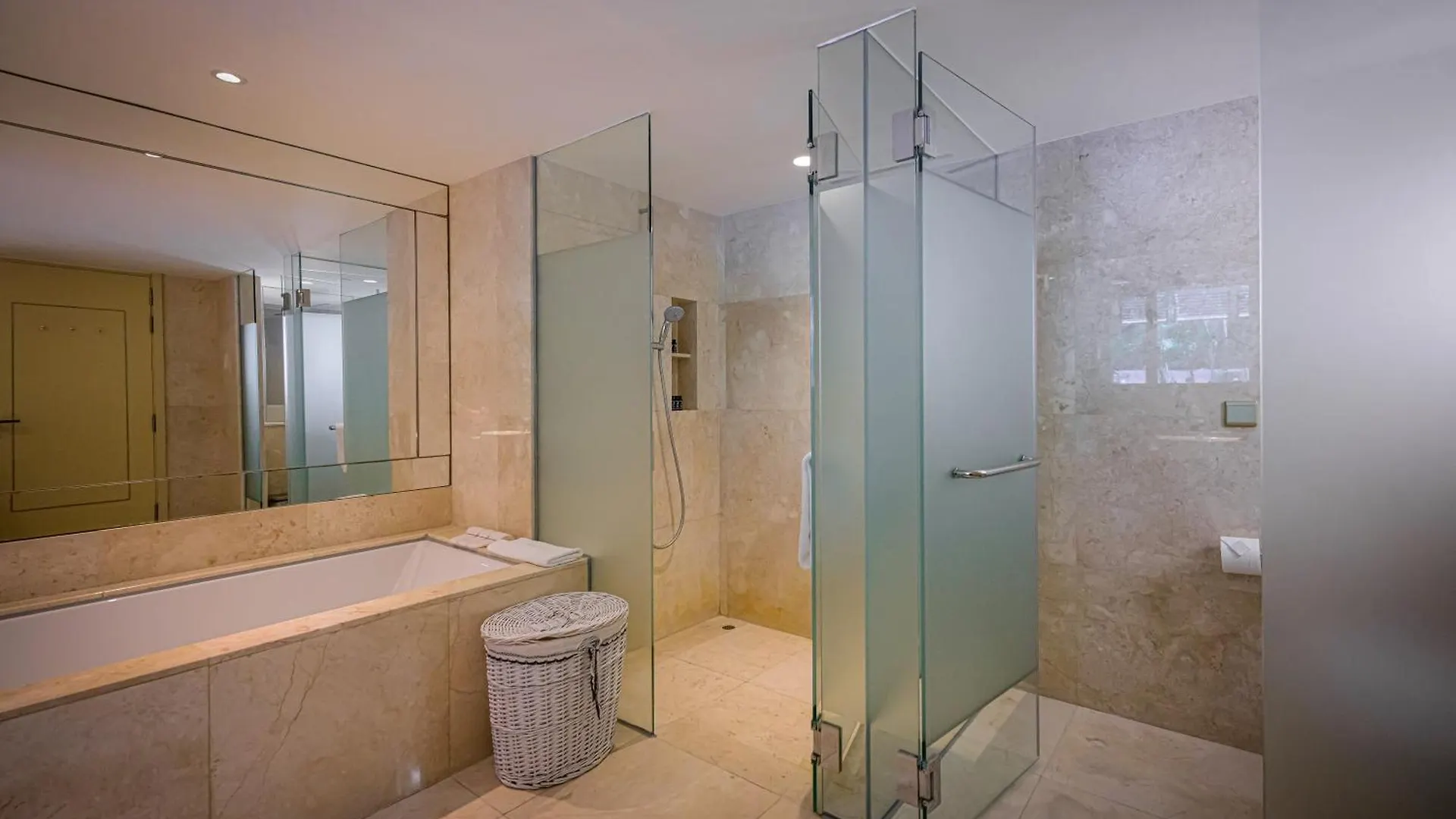 *****  Resorts World Sentosa - Equarius Hotel Singapore Singapore